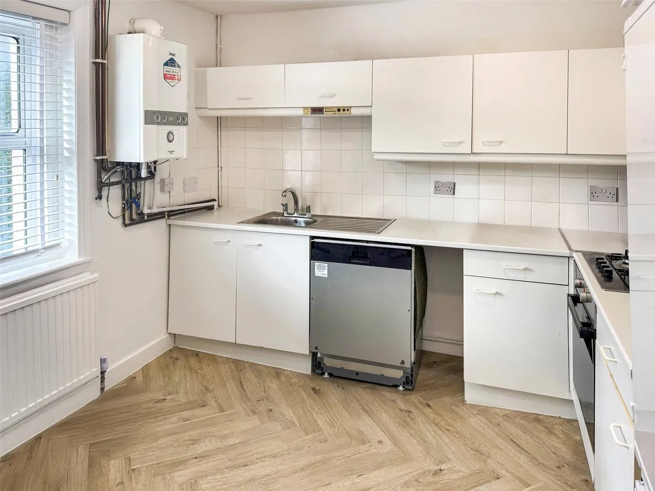 Pavilion Road, Aldershot, Hampshire, GU11 3NX, photo 3