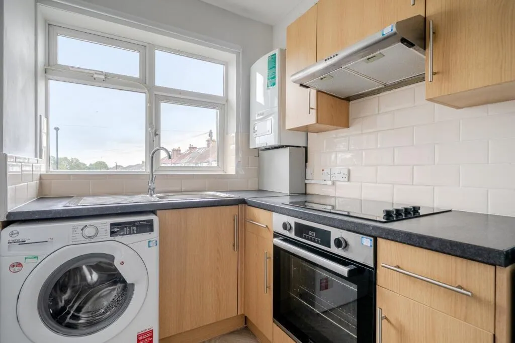 Lincoln Close, London, SE25, photo 3