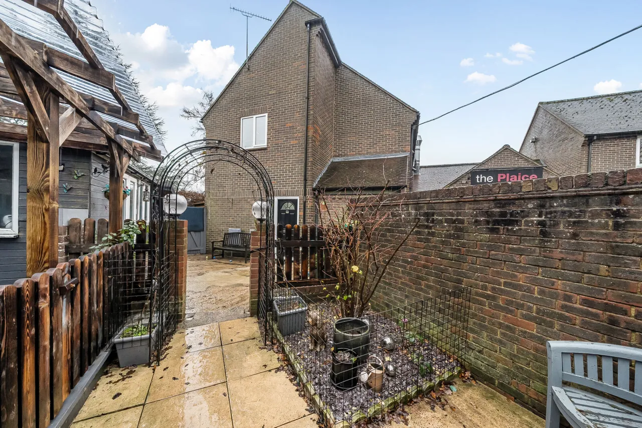 3 bed flat for sale, Wood Green, Woodcote, RG8