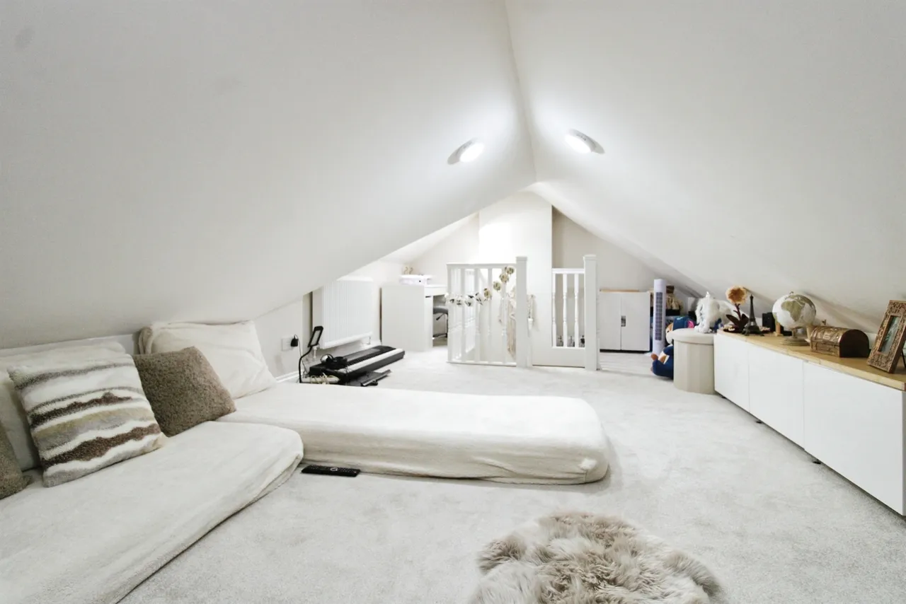 Ty Fry Gardens, Cardiff, CF3, photo 25