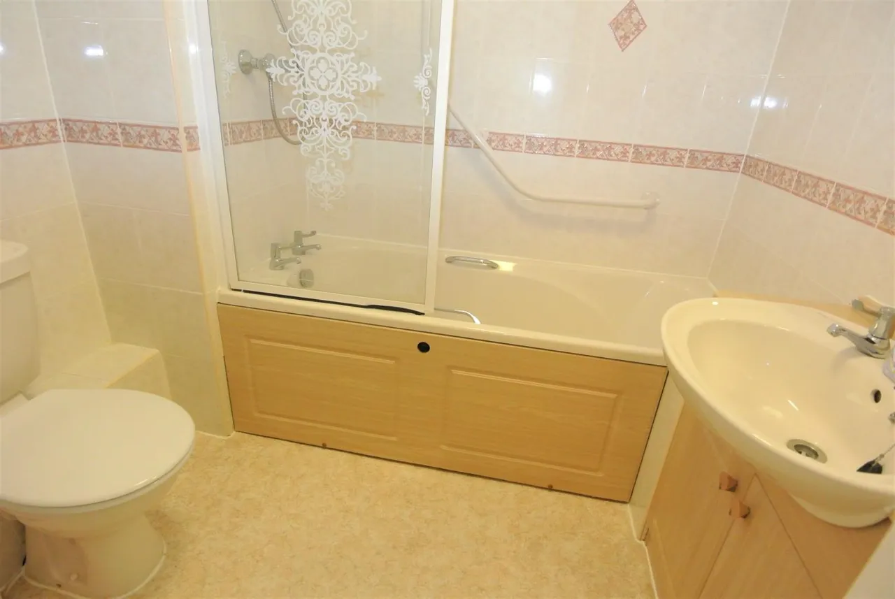 Parkland Grove, Ashford, Surrey, TW15 2GA, photo 8