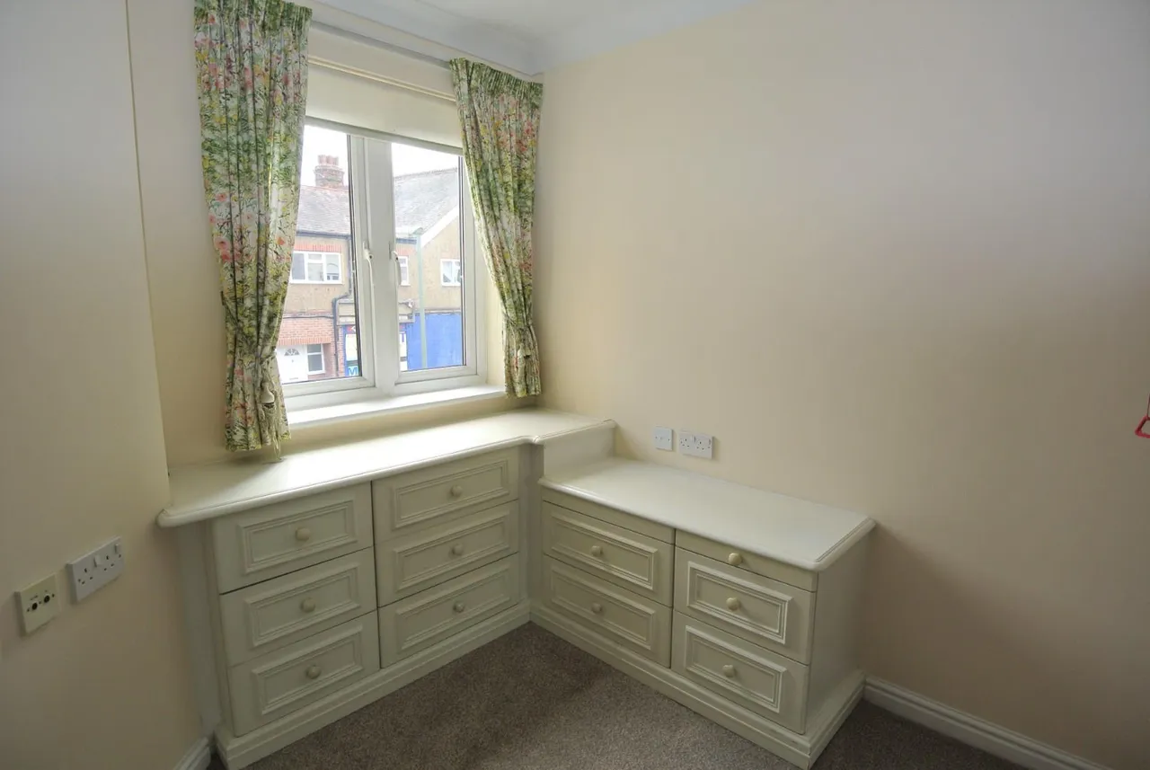 Parkland Grove, Ashford, Surrey, TW15 2GA, photo 7