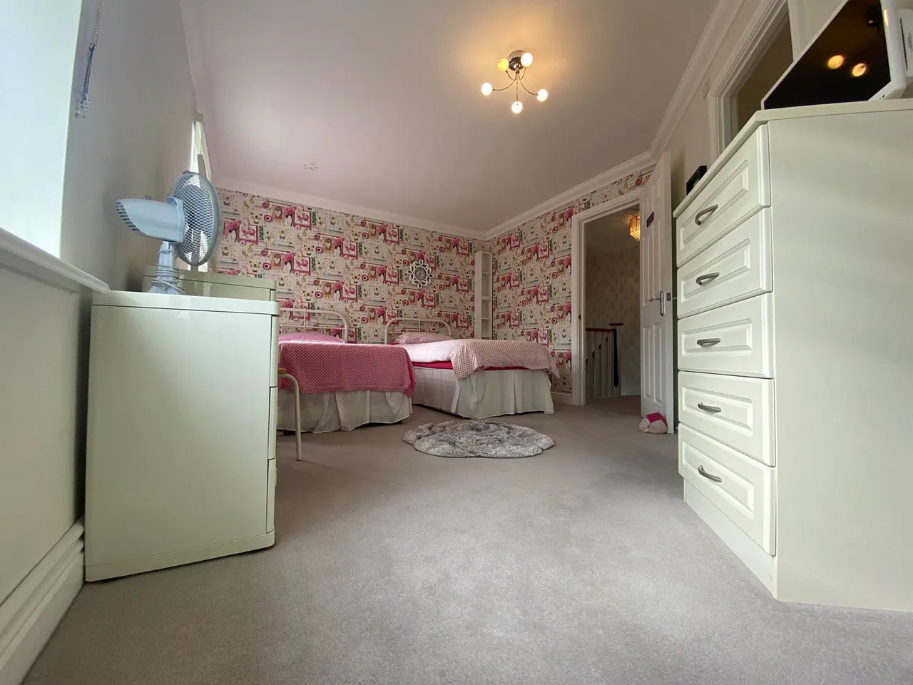 The Village, Caterham, Surrey, photo 11