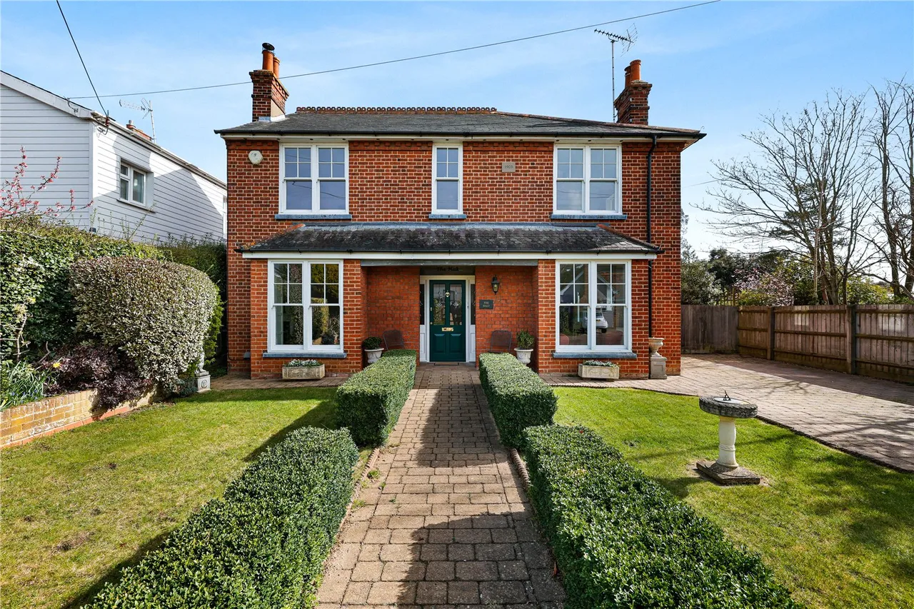 4 bed house for sale, Beach Road, West Mersea, CO5