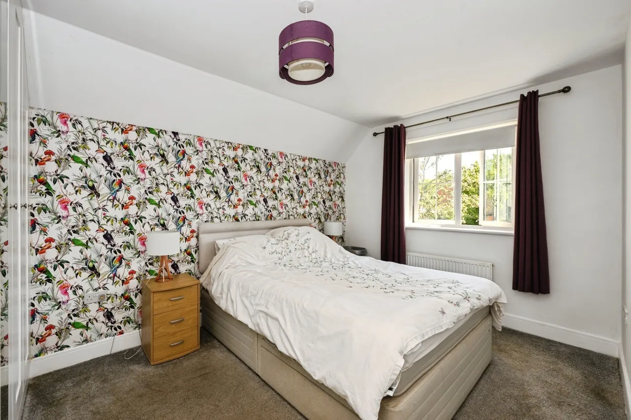 Kingfisher Close, Leatherhead, KT22, photo 2