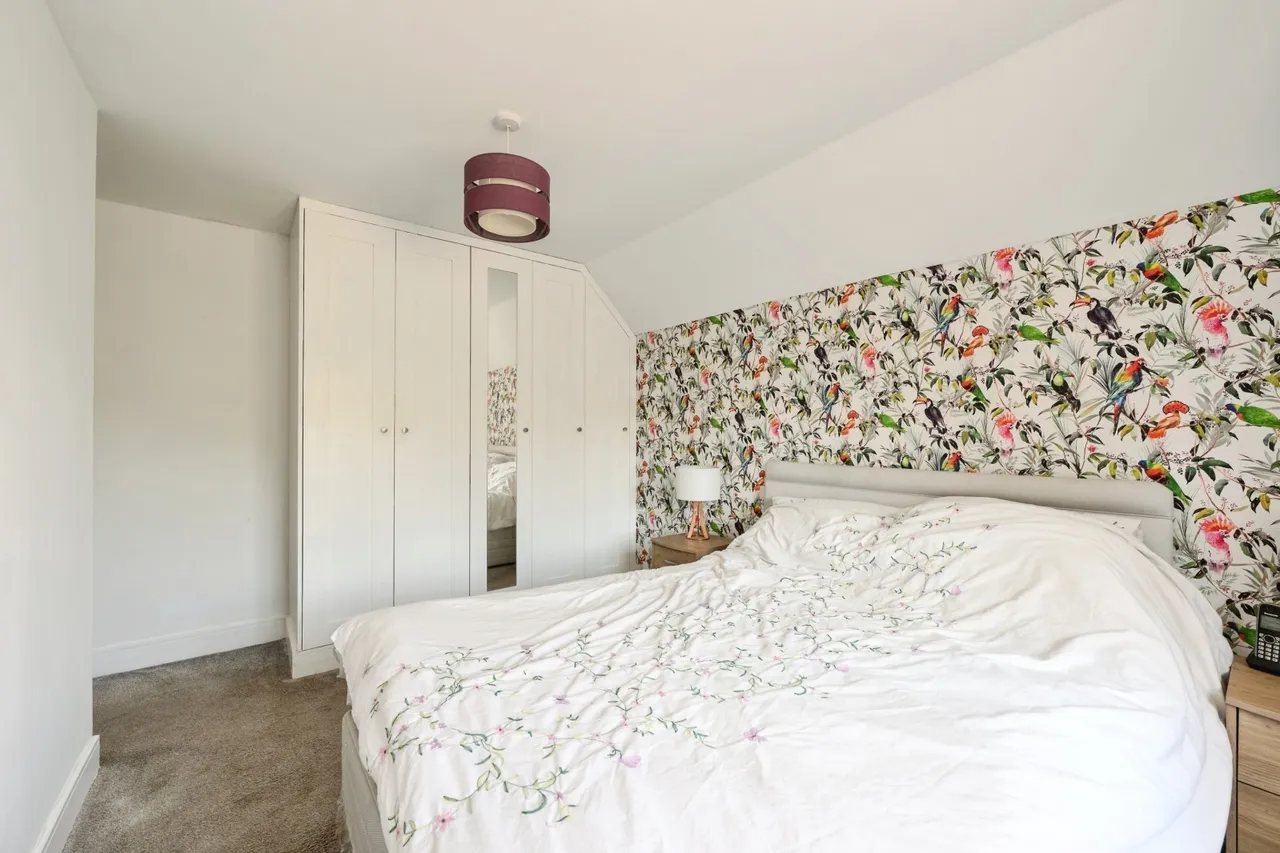 Kingfisher Close, Leatherhead, KT22, photo 13