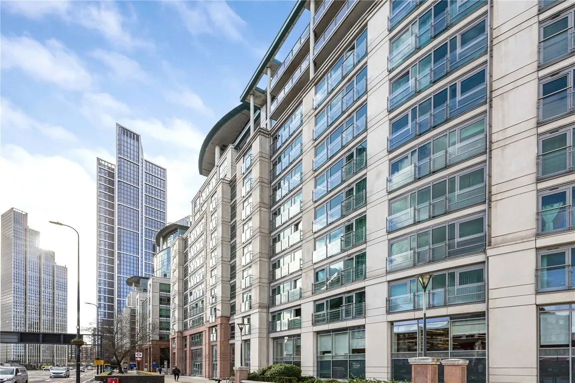St. George Wharf, London, photo 10