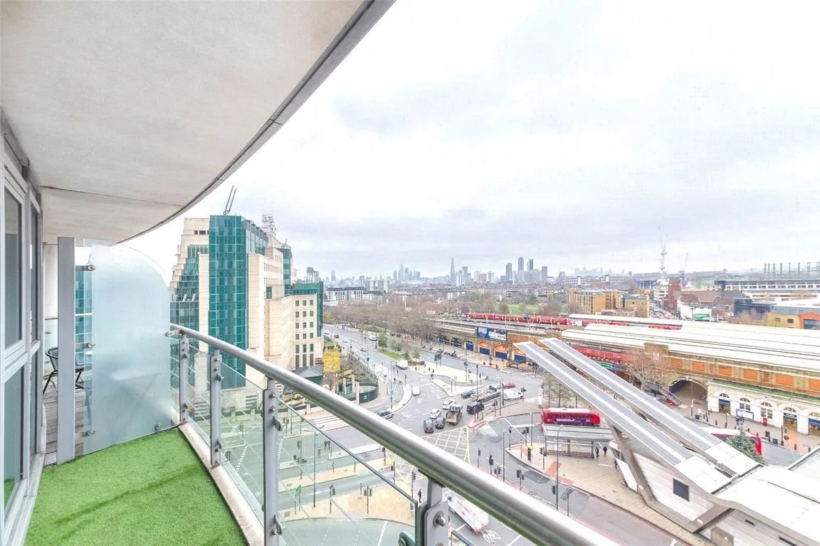 St. George Wharf, London, photo 8