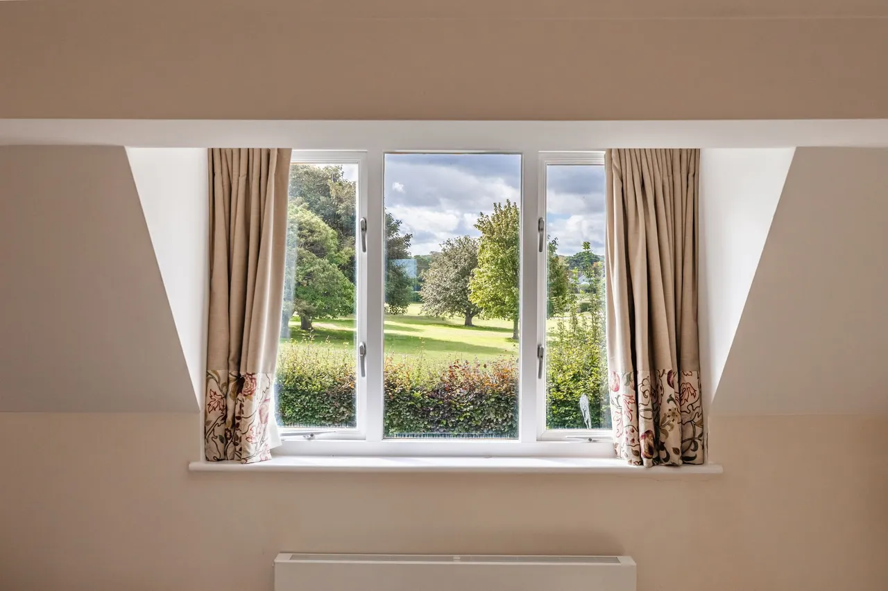Immaculate Coastal Retreat with Priva, photo 7