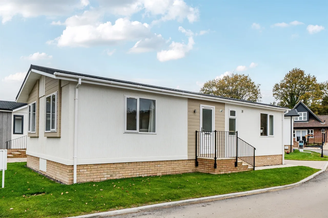 2 bed park home for sale — Rye Hill, Bere Regis, Wareham