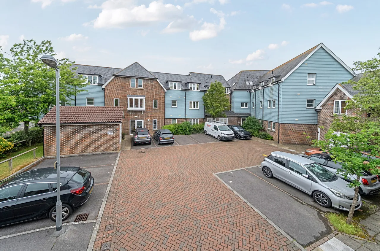 2 bed flat for sale, Broadacre Place, Fareham, PO14
