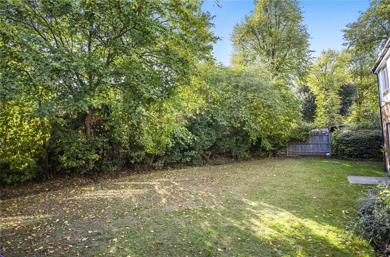 Alexandra Gardens, Knaphill, GU21, photo 11