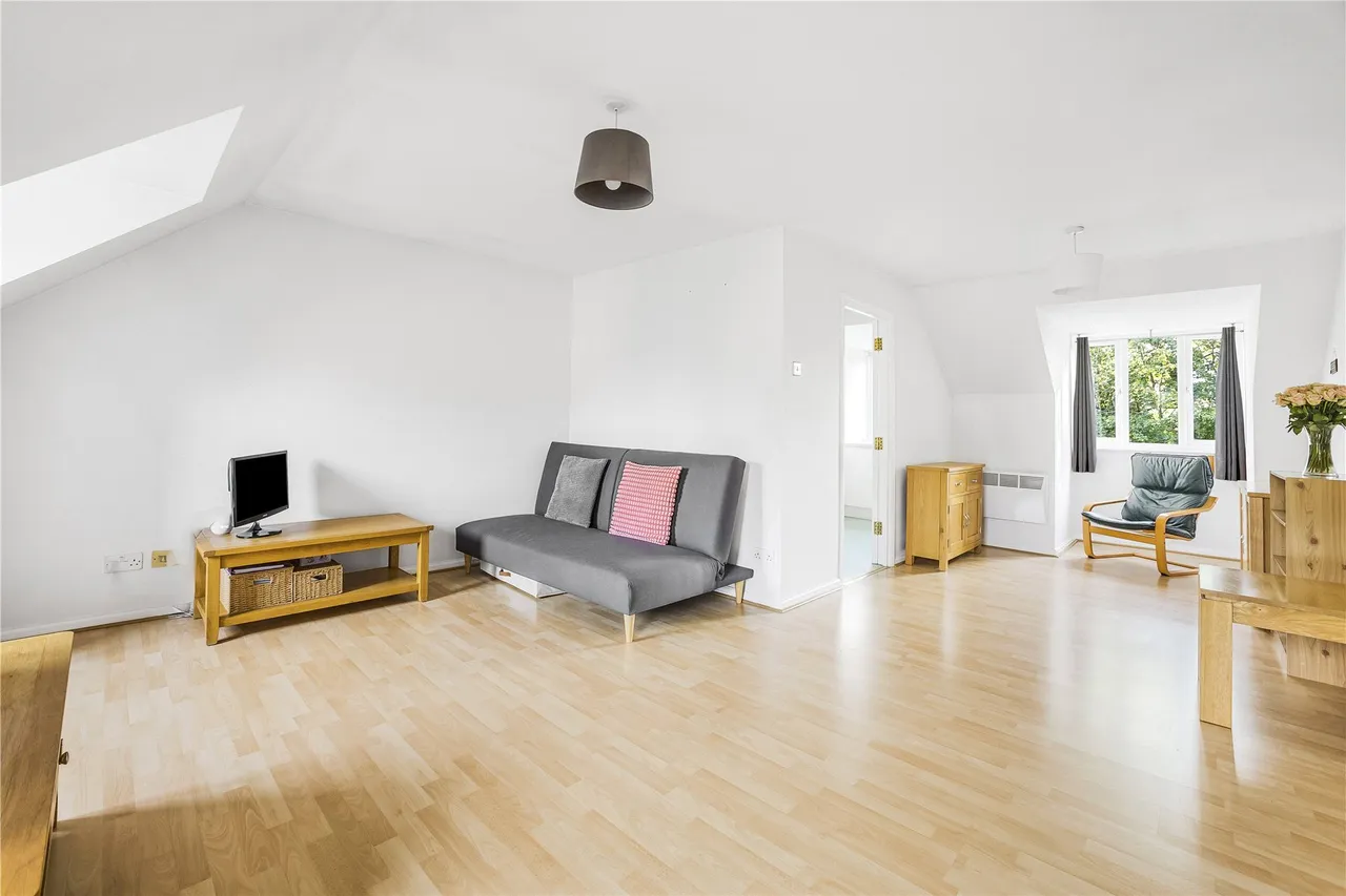 Alexandra Gardens, Knaphill, GU21, photo 4