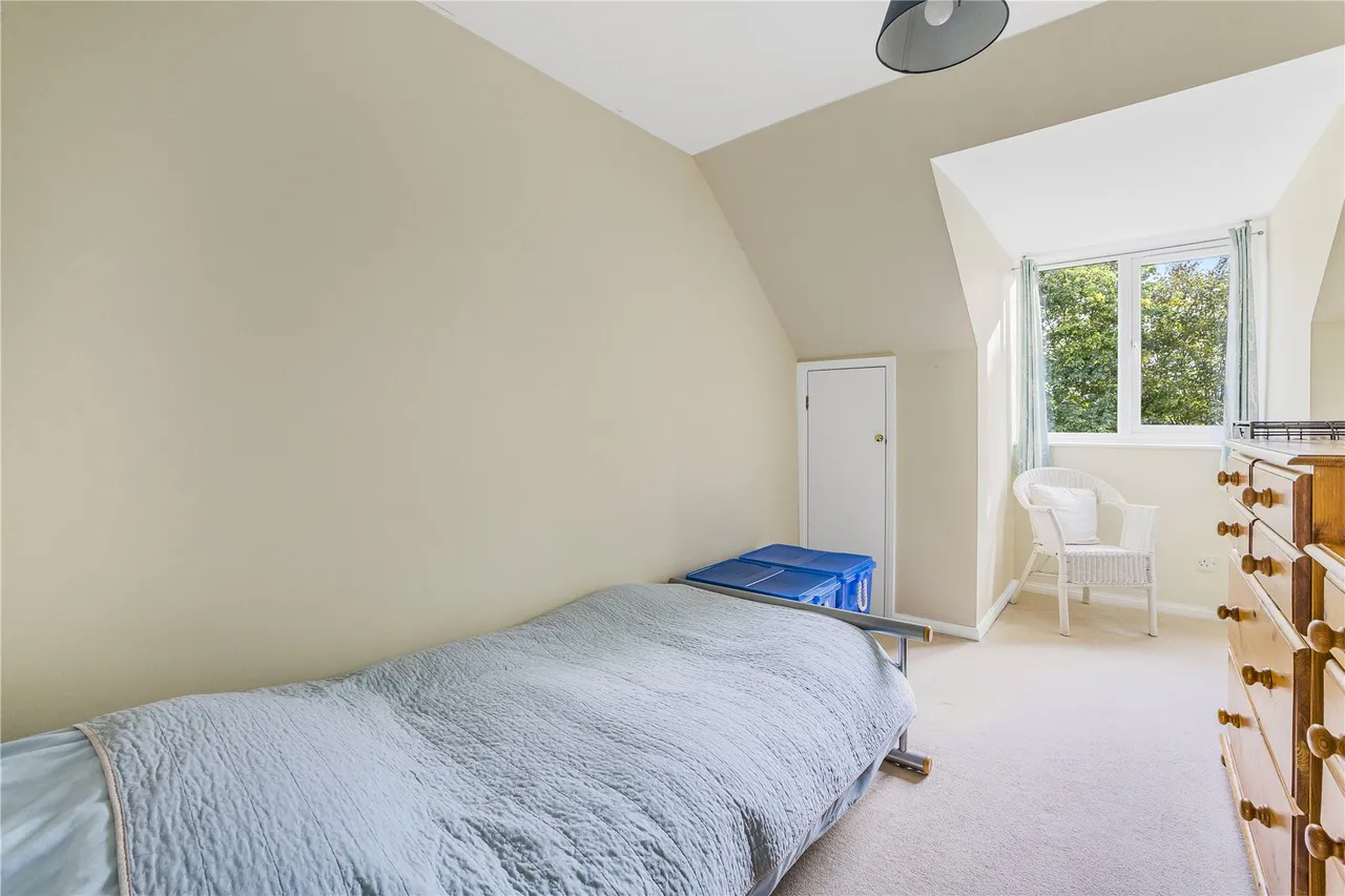 Alexandra Gardens, Knaphill, GU21, photo 9