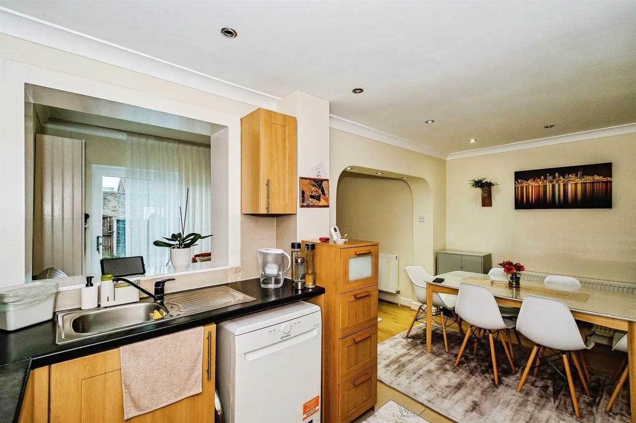 Larkfield Close, Lancing, BN15, photo 7