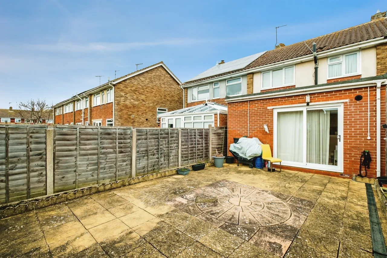 Larkfield Close, Lancing, BN15, photo 12