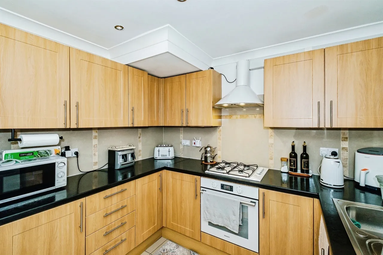 Larkfield Close, Lancing, BN15, photo 8