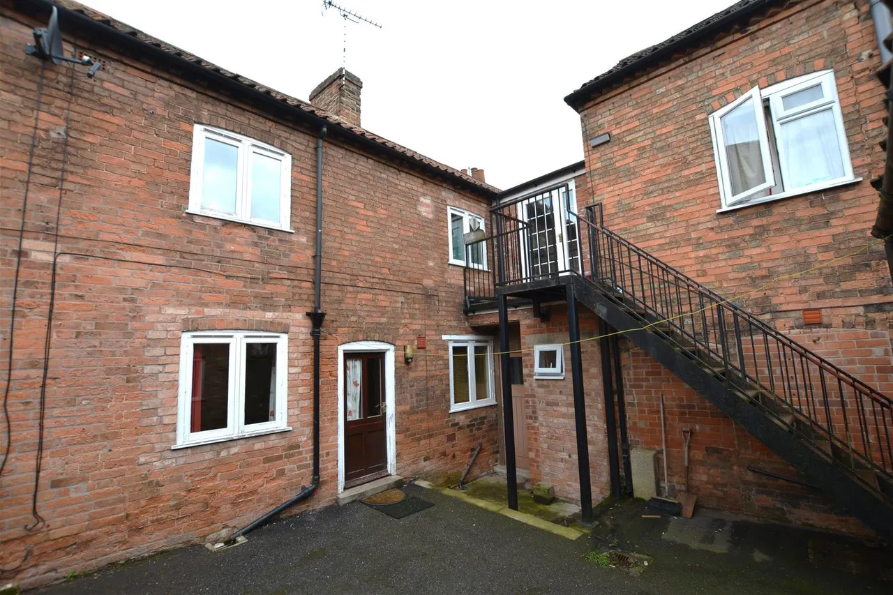 2 bed house to rent — Lowes Wong, Southwell