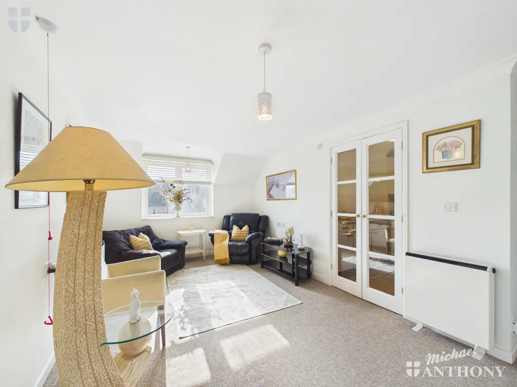 Sycamore Court, Willow Road, Aylesbury, HP19 9SZ, photo 10
