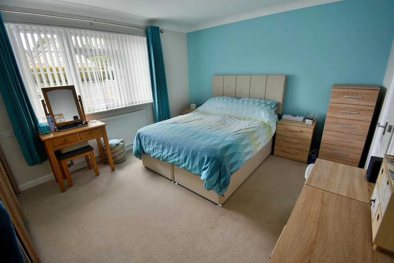 Fernlea Close, BH22, photo 11
