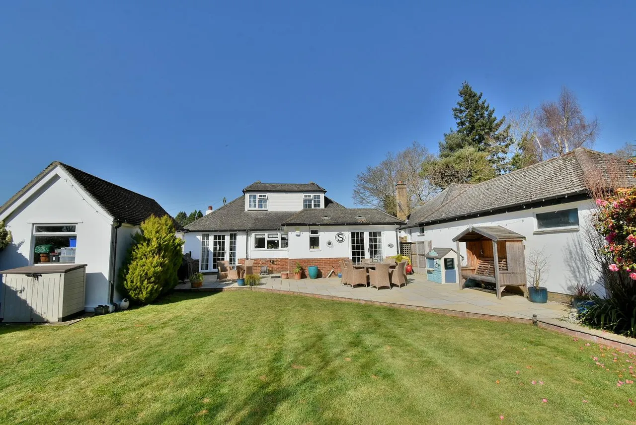 Fernlea Close, BH22, photo 3