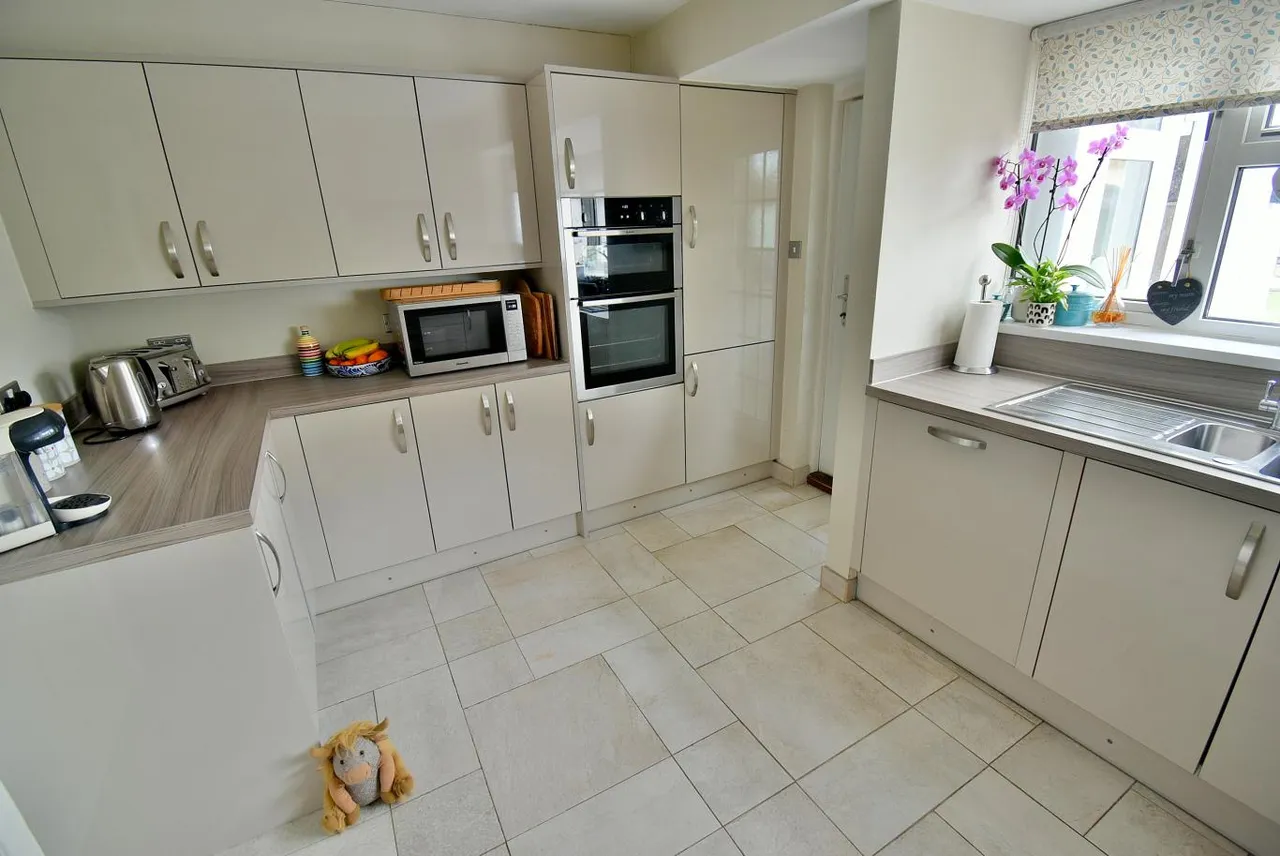 Fernlea Close, BH22, photo 6
