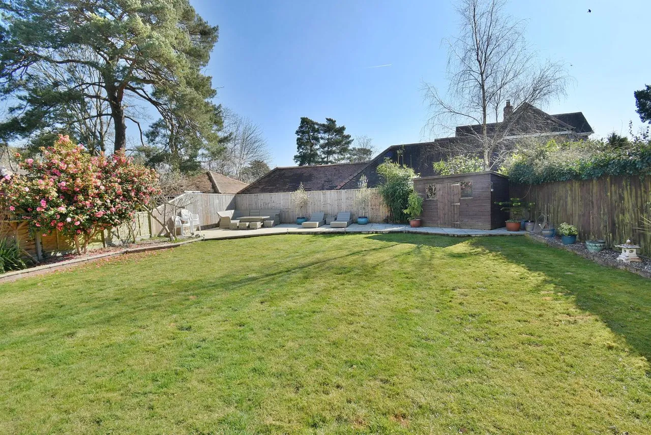 Fernlea Close, BH22, photo 20