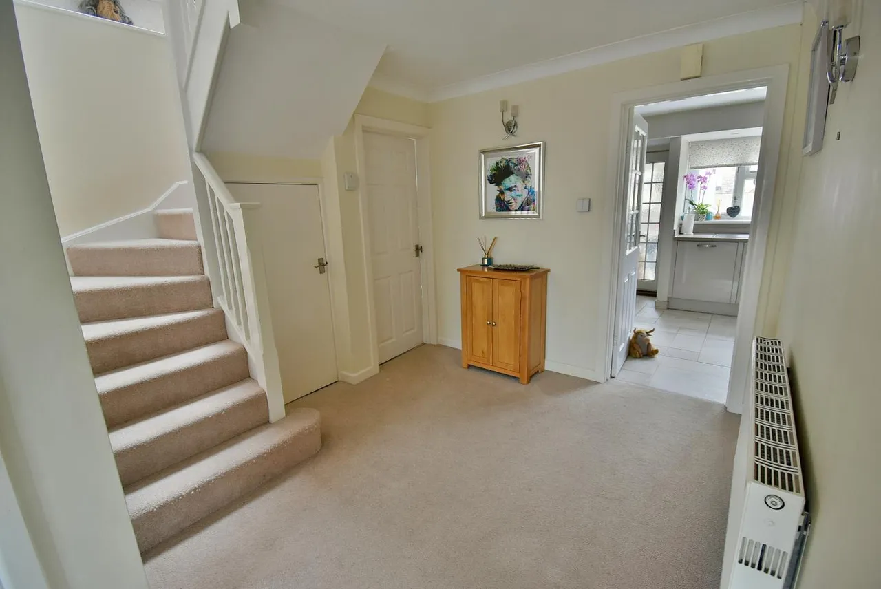 Fernlea Close, BH22, photo 14