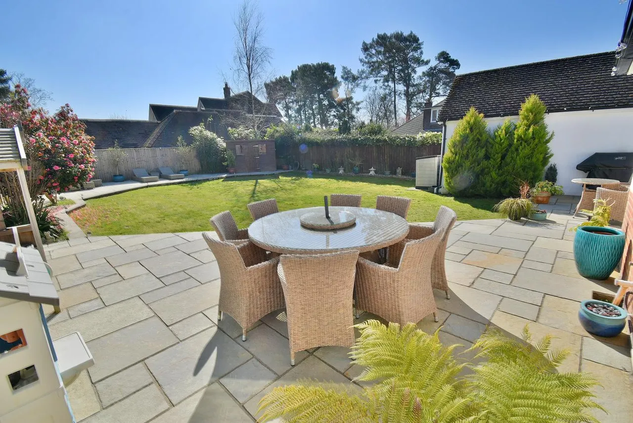 Fernlea Close, BH22, photo 2