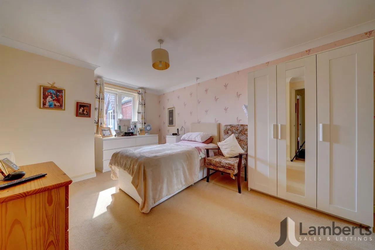 31 Pardoe Court New Road, Studley, photo 6