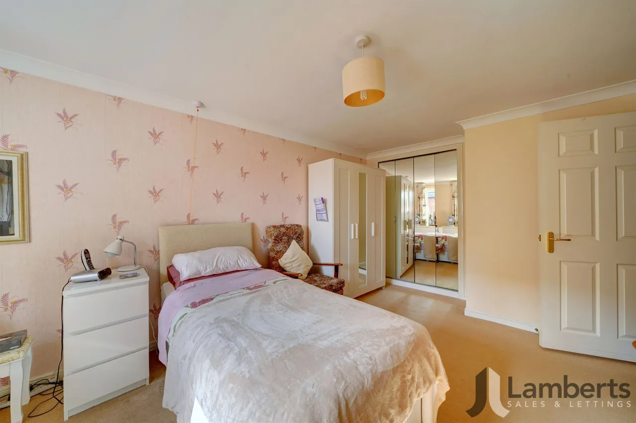 31 Pardoe Court New Road, Studley, photo 10