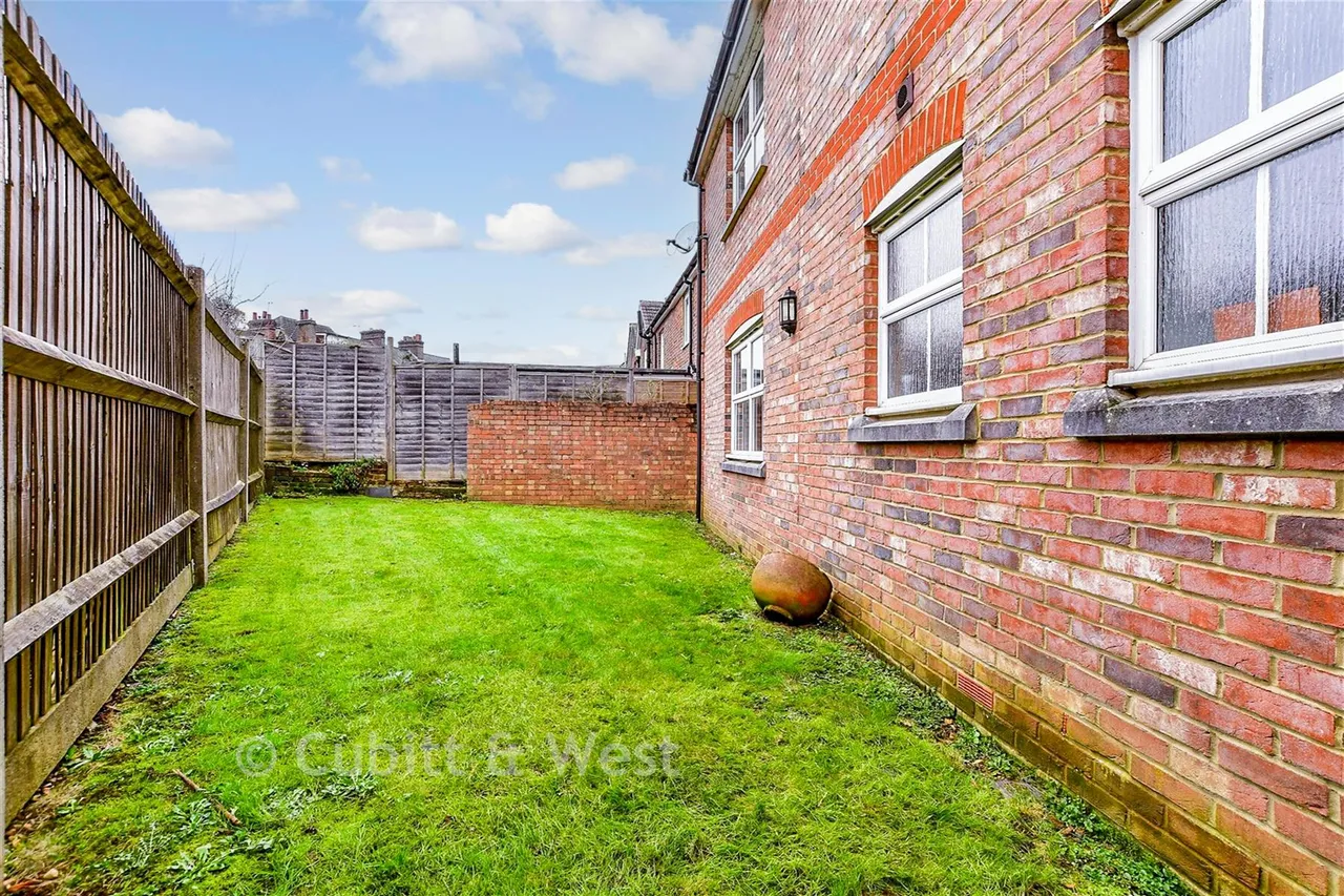 West Road, Reigate, RH2, photo 9