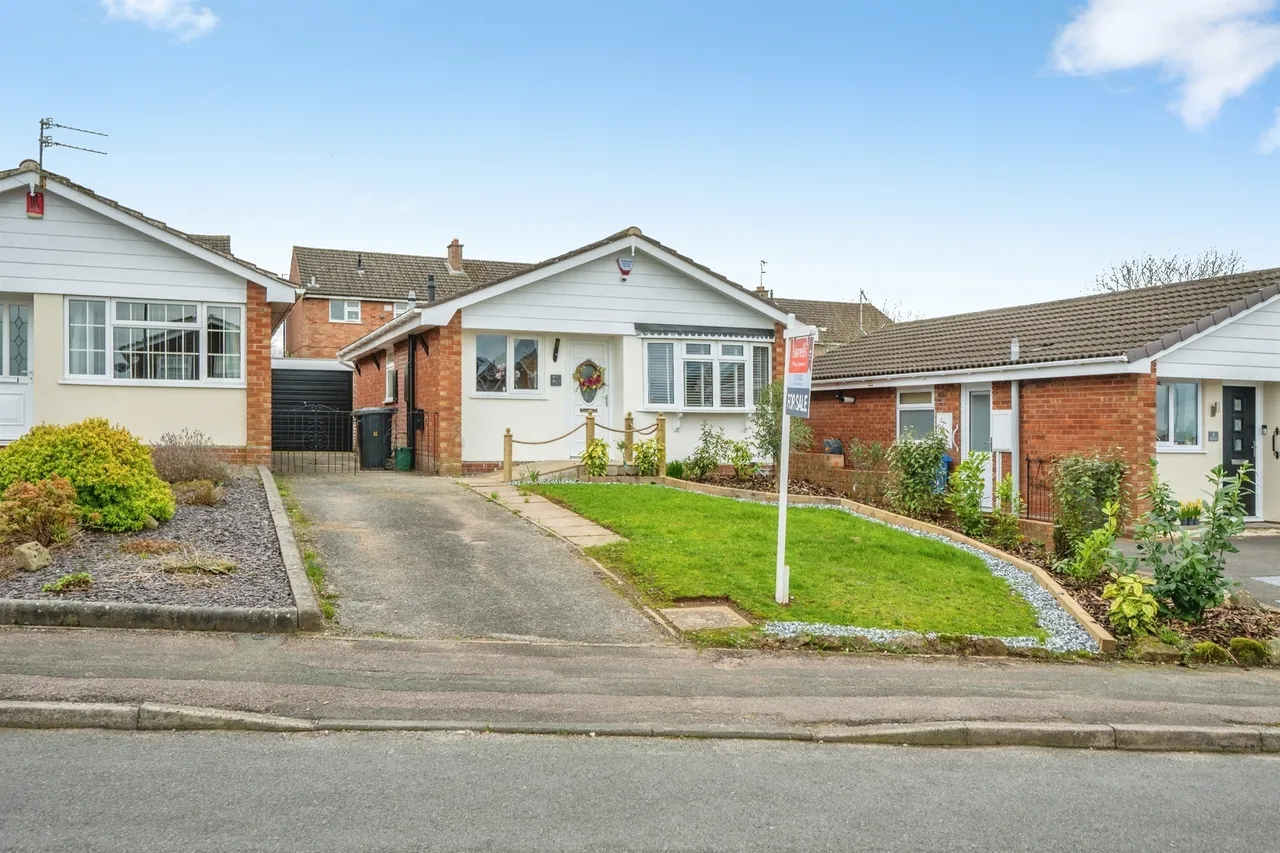 2 bed house for sale, Camellia Close, Mickleover, DE3