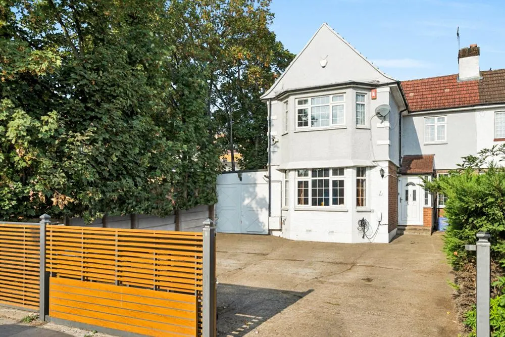 Birchen Grove, Kingsbury, NW9, photo 3