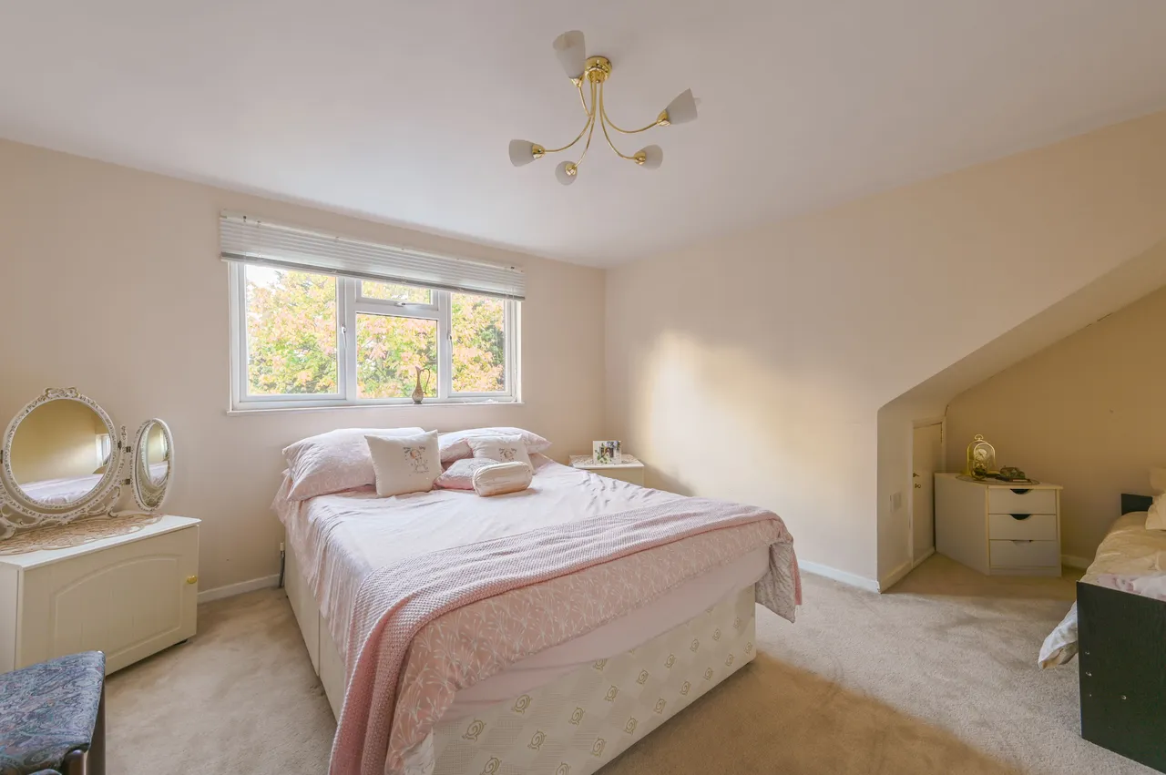 13 Mount Drive, Wembley, photo 4