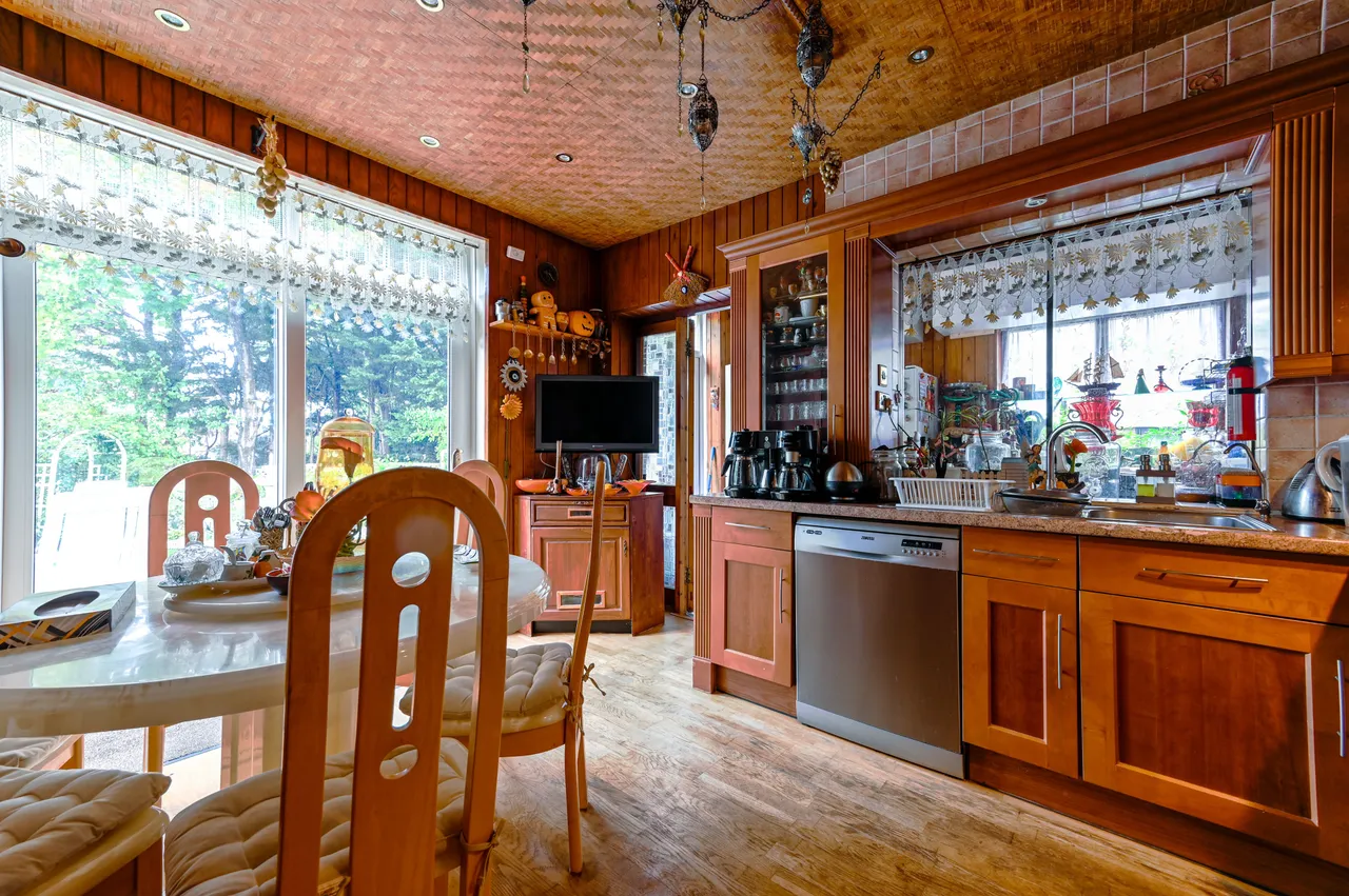 13 Mount Drive, Wembley, photo 9