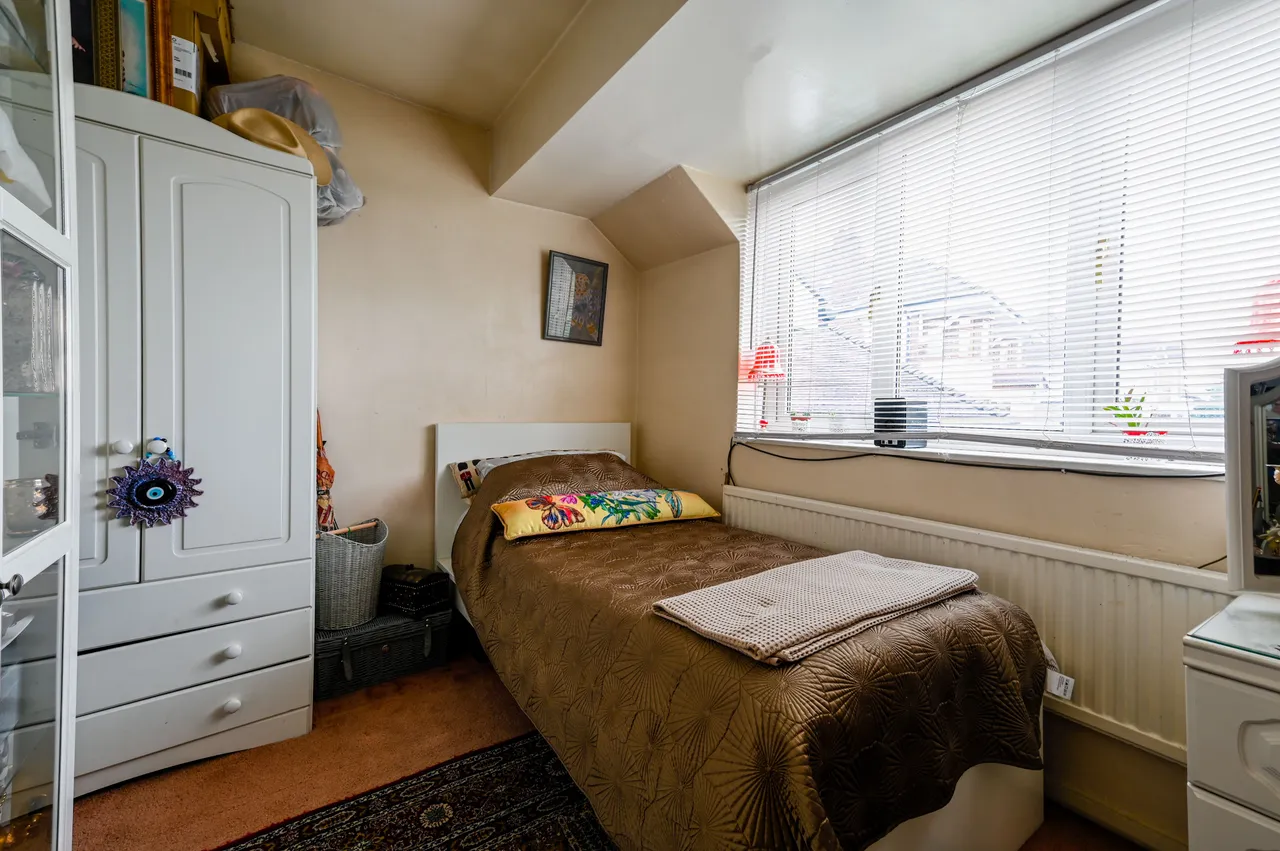 13 Mount Drive, Wembley, photo 7