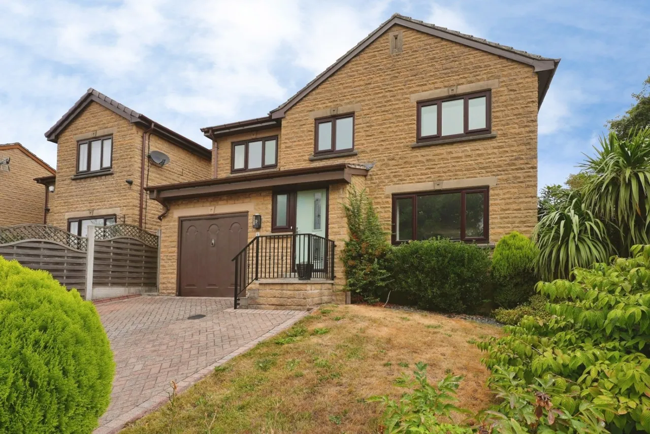 4 bed house for sale, Manor Park Gardens, Gomersal, BD19
