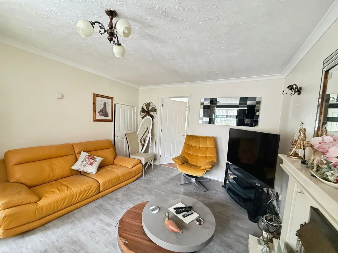 Caernarvon, Frimley, Camberley, Surrey, GU16 8YQ, photo 2