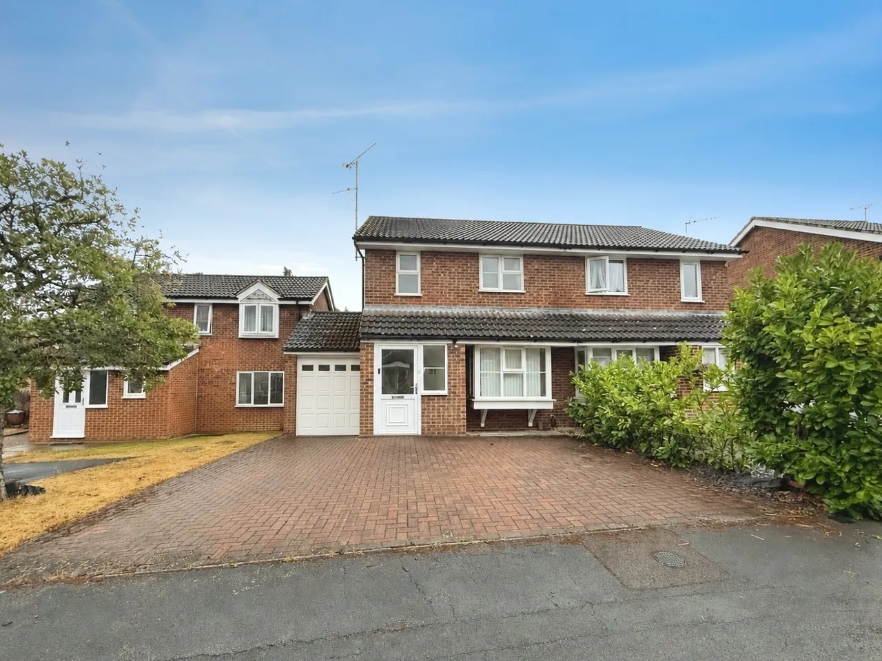 3 bed house for sale — Caernarvon, Frimley, Camberley, Surrey, GU16 8YQ
