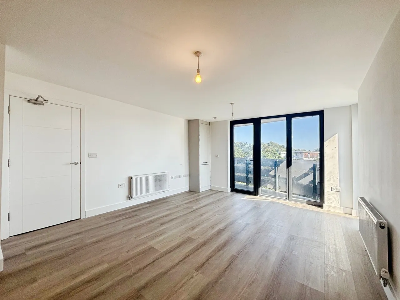 Farnborough Road, Farnborough, Hampshire, GU14 7HN, photo 4