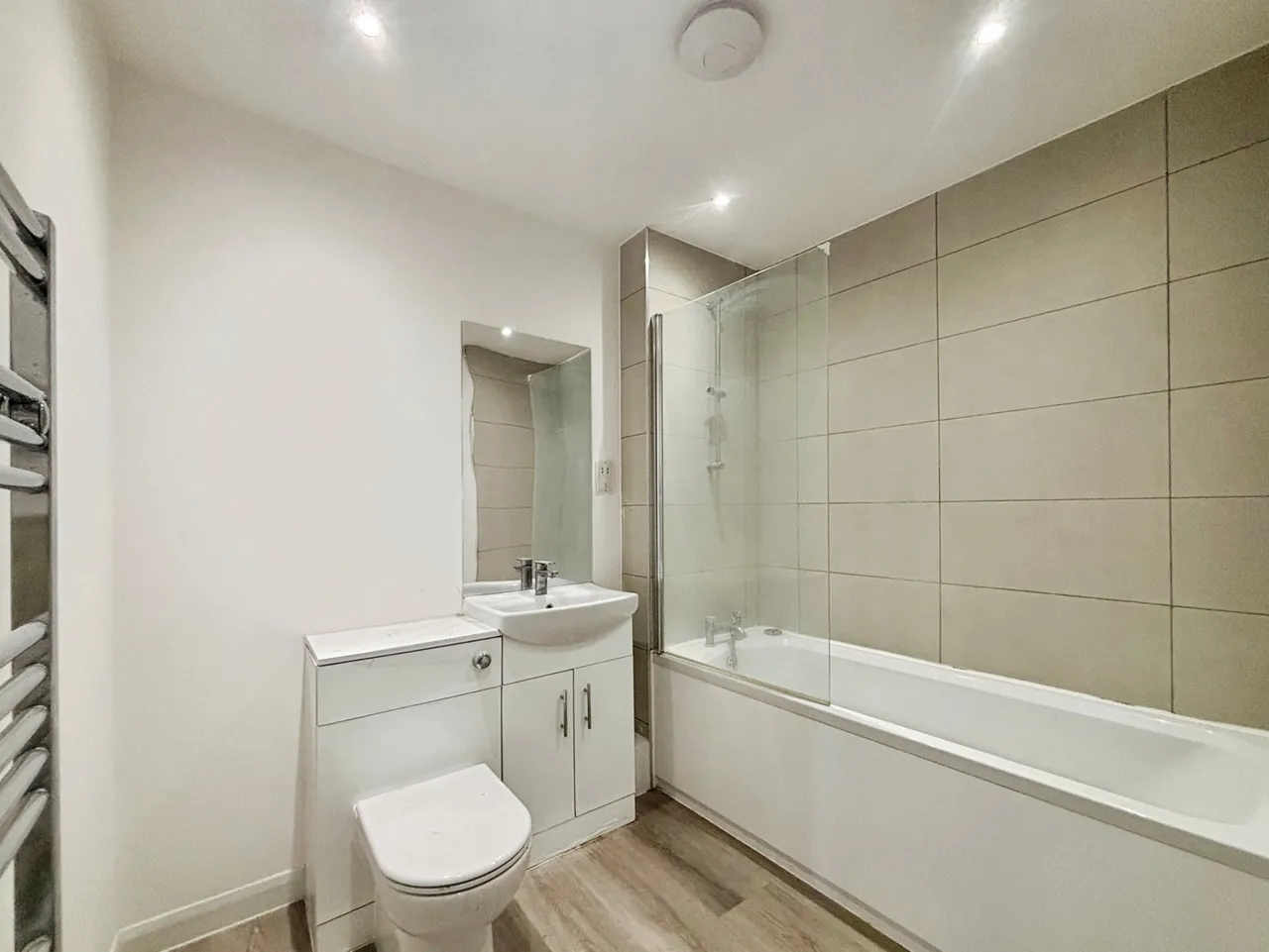 Farnborough Road, Farnborough, Hampshire, GU14 7HN, photo 7
