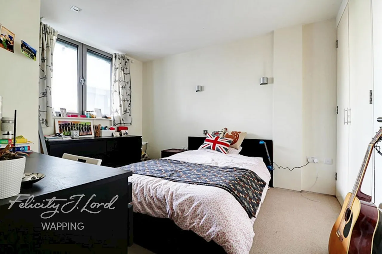 Plumbers Row, Aldgate, E1, photo 7