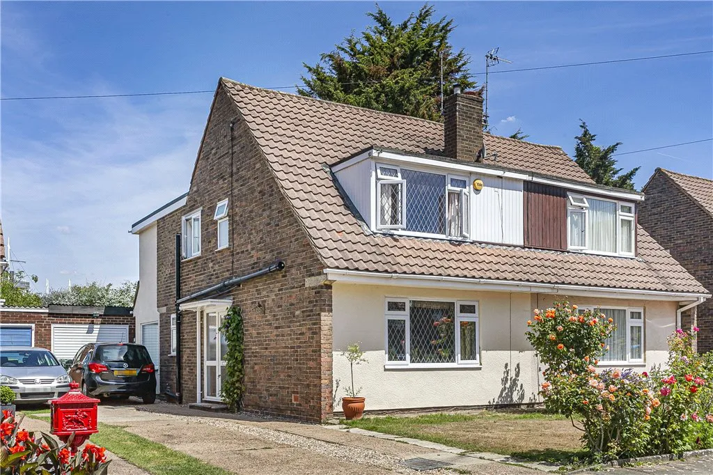 3 bed house for sale, Chaplin Crescent, Sunbury-on-Thames, TW16