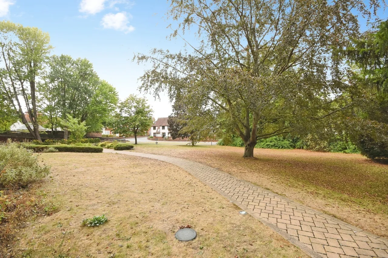 The Causeway, Great Baddow, Chelmsford, Essex, CM2, photo 10