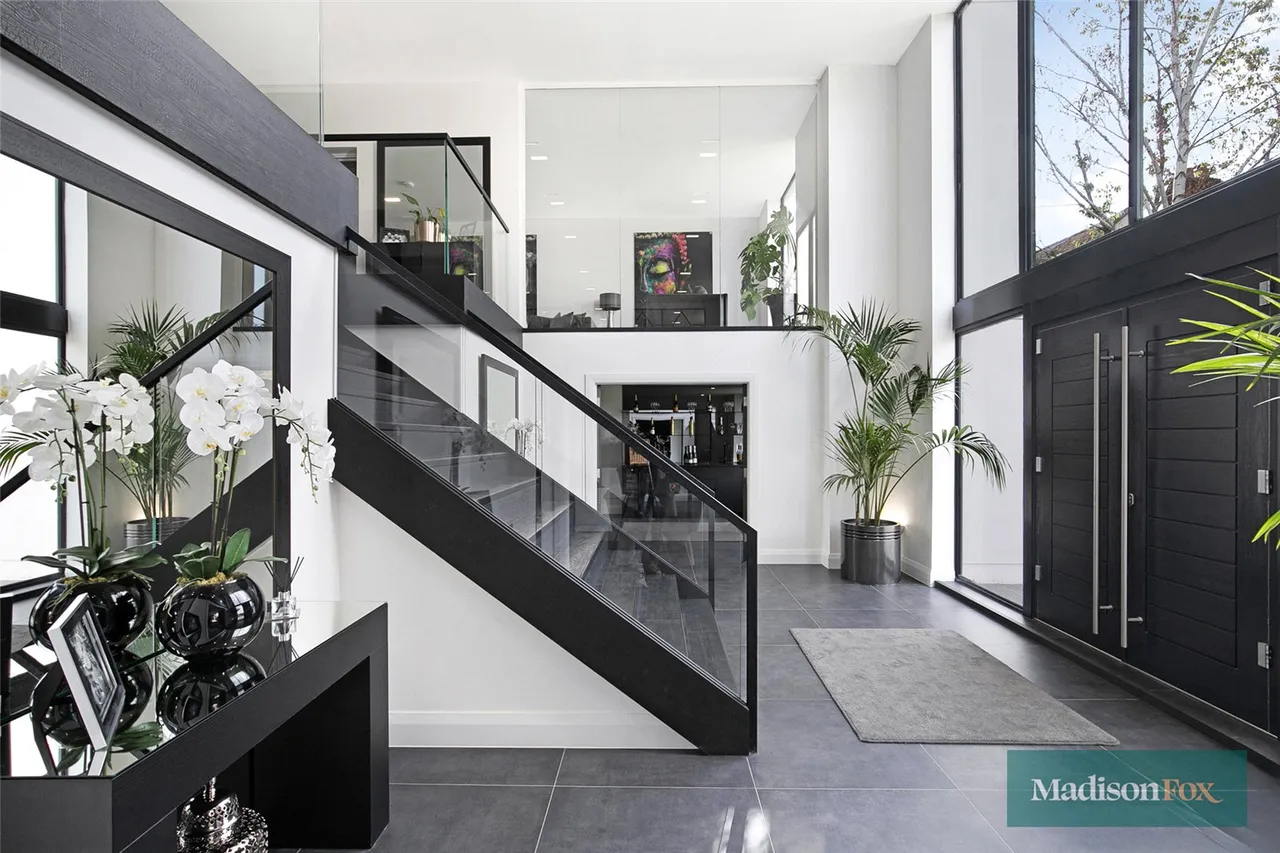 Eleven Acre Rise, Loughton, IG10, photo 14