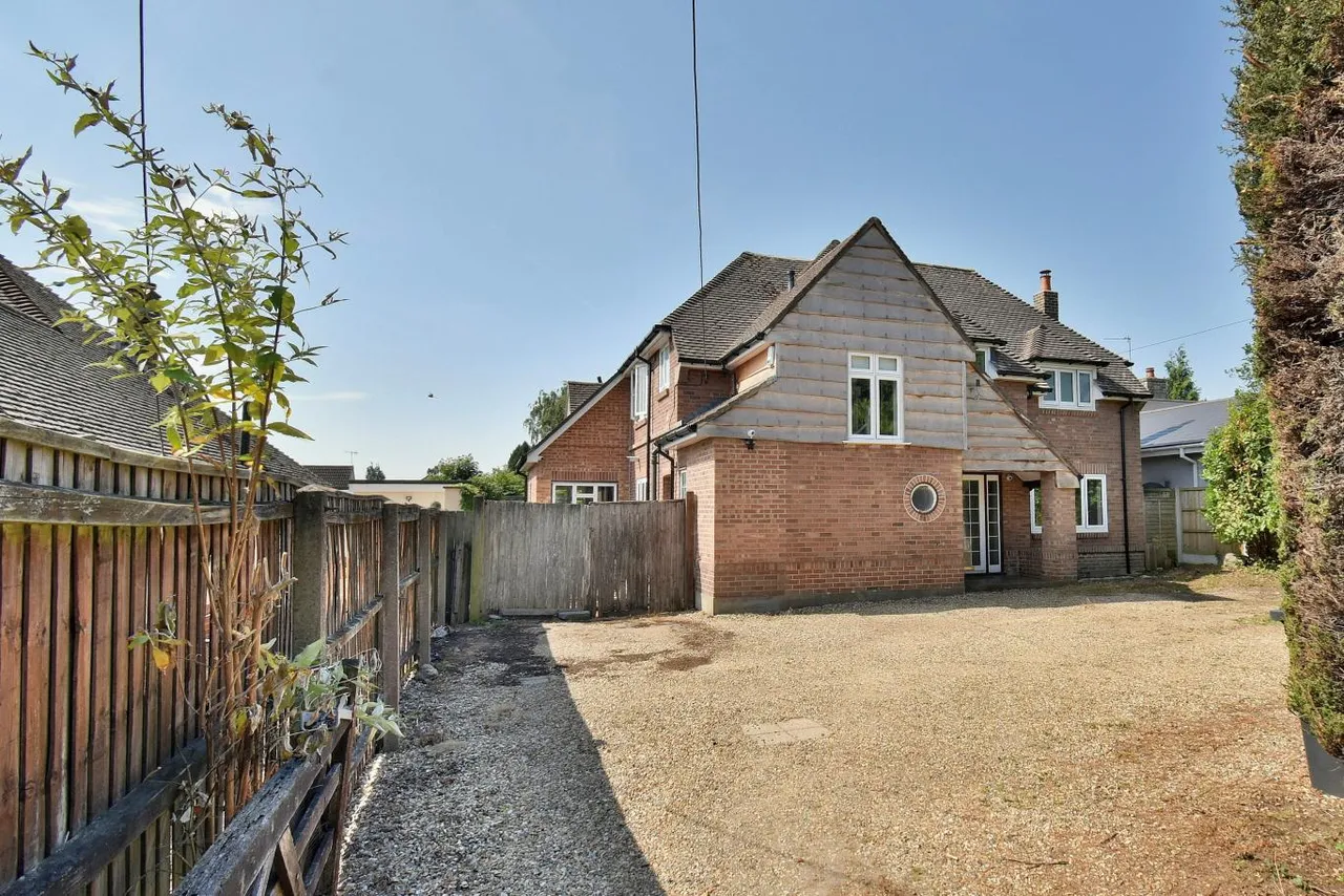 Christchurch Road, BH22, photo 22