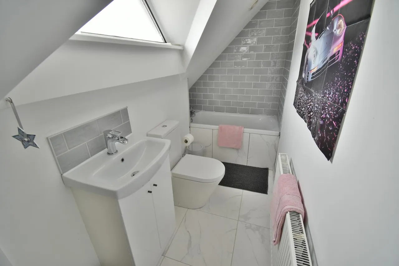 Christchurch Road, BH22, photo 15