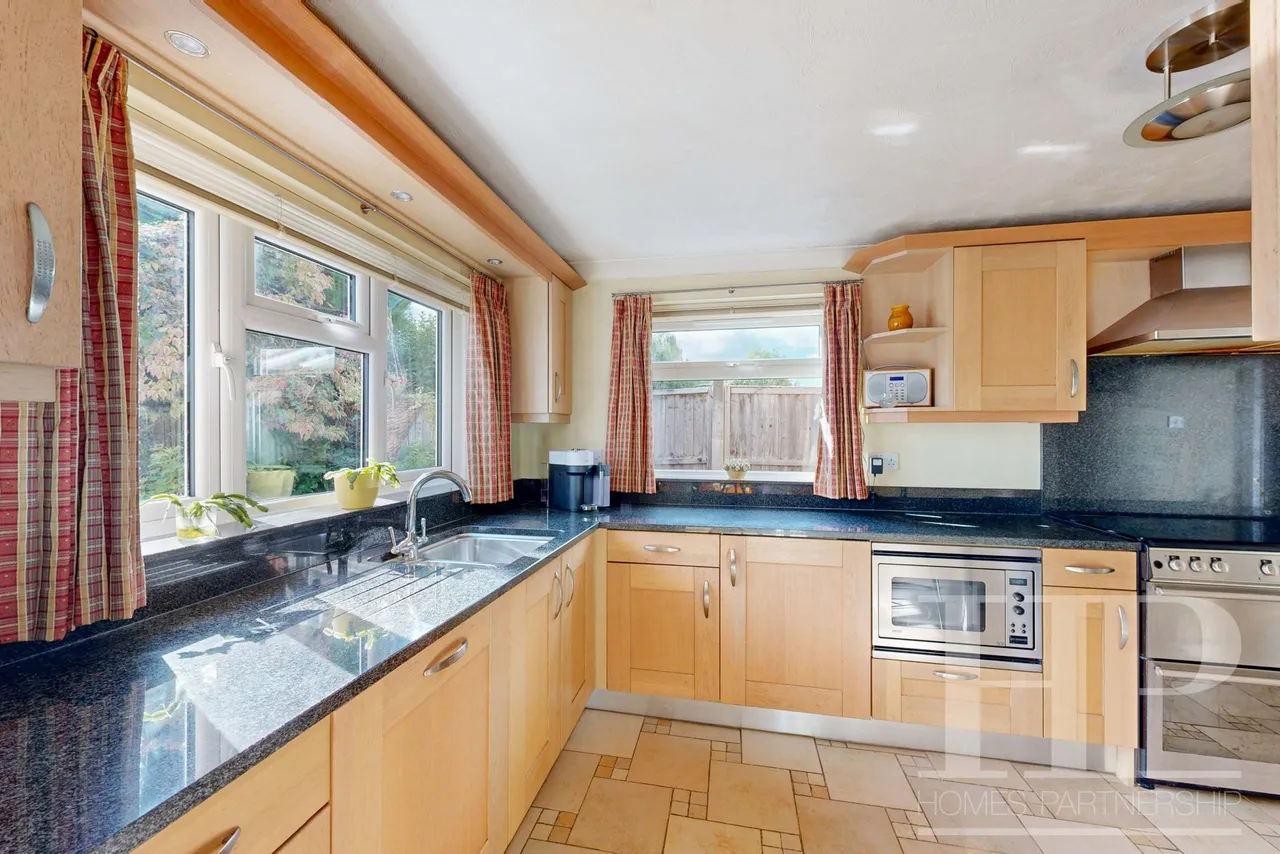 Church Lane, Copthorne, RH10, photo 9