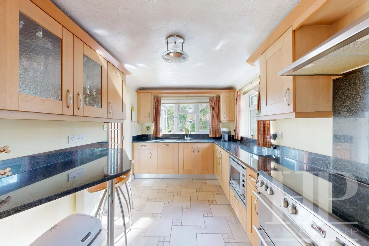 Church Lane, Copthorne, RH10, photo 11